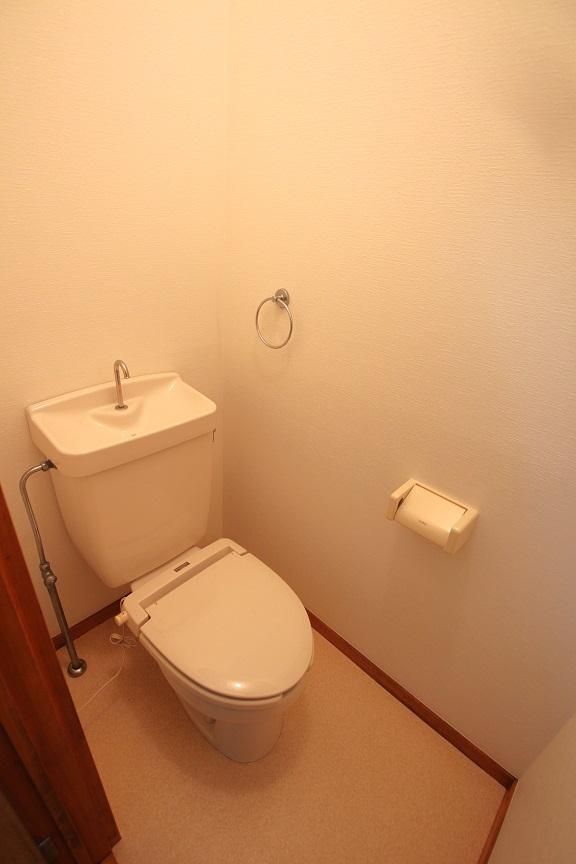 【トイレ】　洋式トイレ
暖房便座