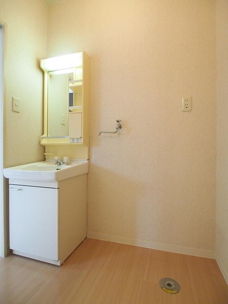 【洗面所】　イメージ　
退室前の為、別のお部屋の写真です。