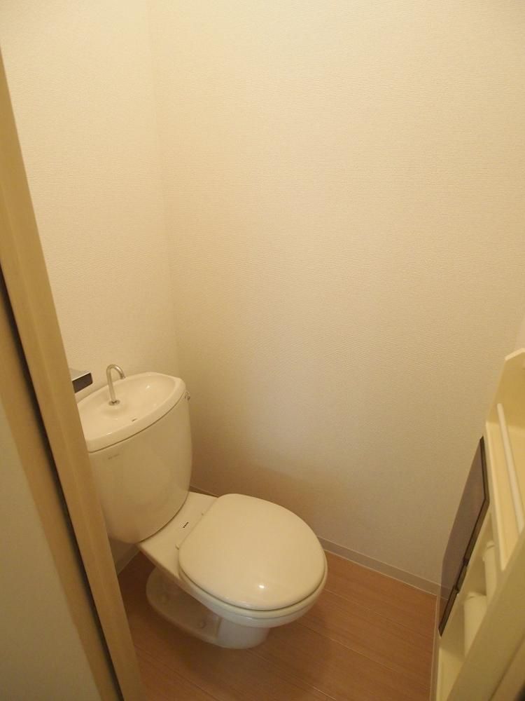 【トイレ】　イメージ　
退室前の為、別のお部屋の写真です。