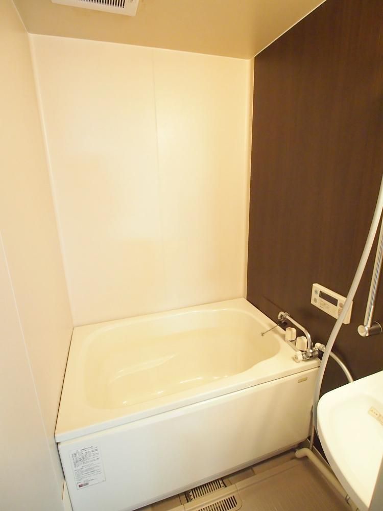 【バス】　浴室リノベーション（シャワースライドバー取り付け・ミラーセット交換）