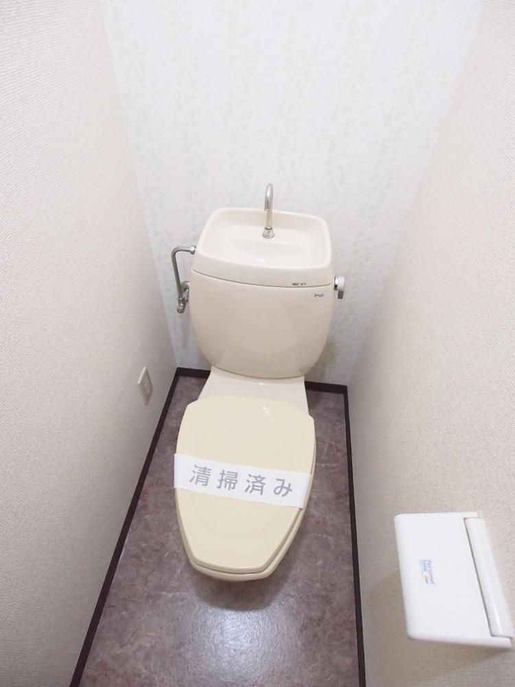 【トイレ】　温水洗浄便座設置しております