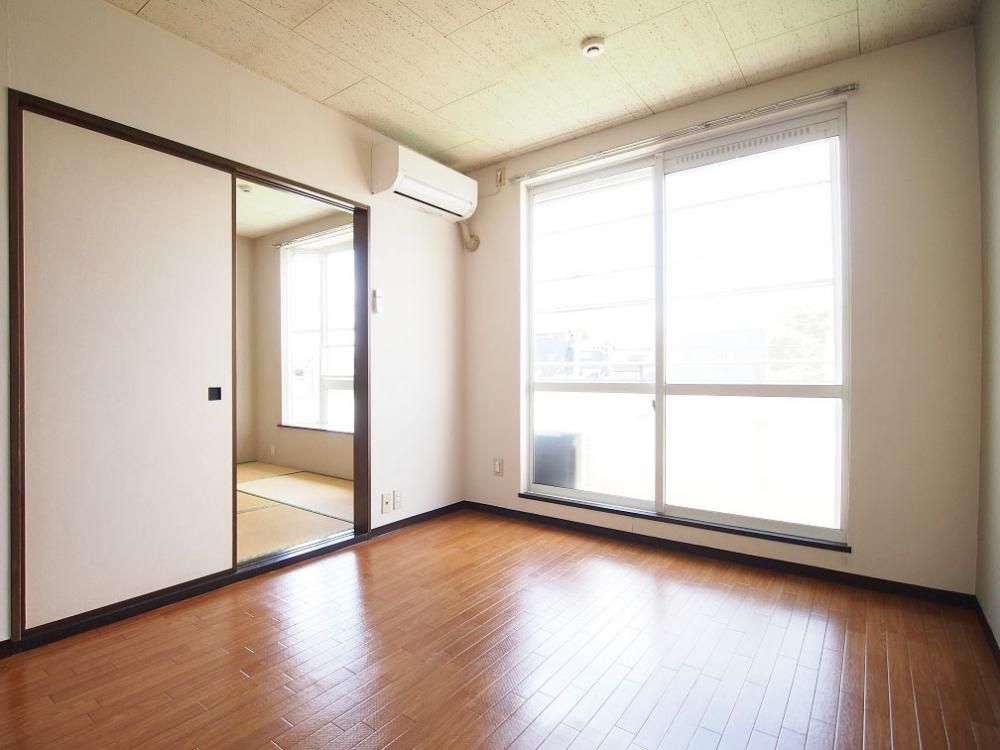 �y�����E���r���O�z�@��������ǍD�I
�V�i�G�A�R���P��t��