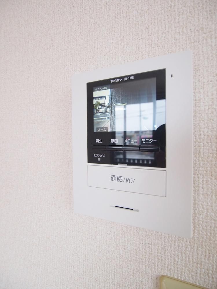 �y���̑��ݔ��z�@TV���j�^�[�z��
���݋����܂��̓N���[�j���O�ׁ̈A���̂������̎ʐ^�ł��B