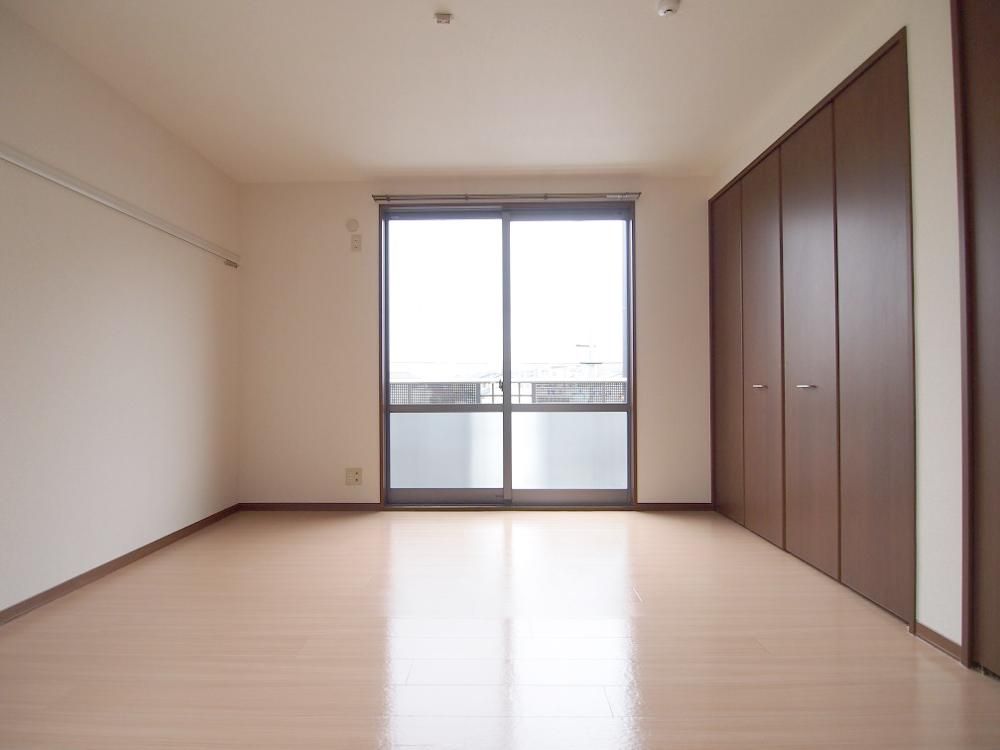 �y�����E���r���O�z�@7.5���m��
���݋����܂��̓N���[�j���O�ׁ̈A���̂������̎ʐ^�ł��B