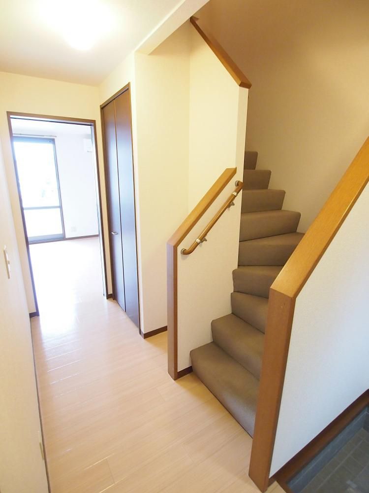 �y���̑������E�X�y�[�X�z�@���݋����܂��̓N���[�j���O�ׁ̈A���̂������̎ʐ^�ł��B