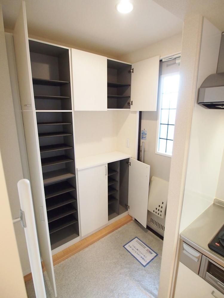 �y���ցz�@�Z�p���[�g�^�C�v�̃V���[�Y�{�b�N�X
�̌����t���̌��փh�A�Ŏ��R���̓��閾�邢���ւł��B