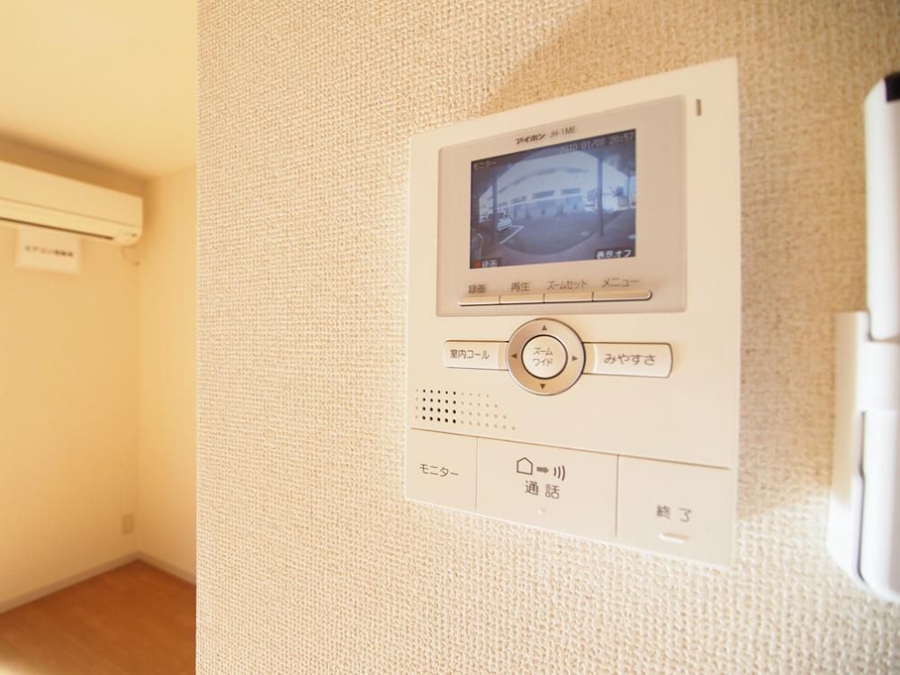 �y���̑��ݔ��z�@TV���j�^�[�z��