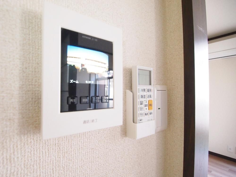 �y���̑��ݔ��z�@TV���j�^�[�z��