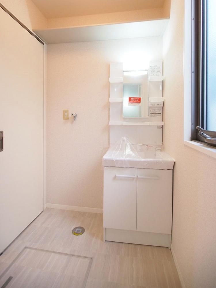 �y���ʏ��z�@���C���[�W�ʐ^
�ϓ]�^�C�v�̂������̎ʐ^�ł��B

�V�����[�t�����ʑ�
��������@�u����