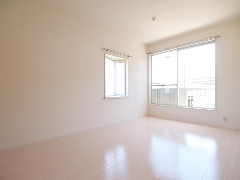 �y�����E���r���O�z�@6.4���m���@2�ʍ̌��Ŗ��邢�������ł���