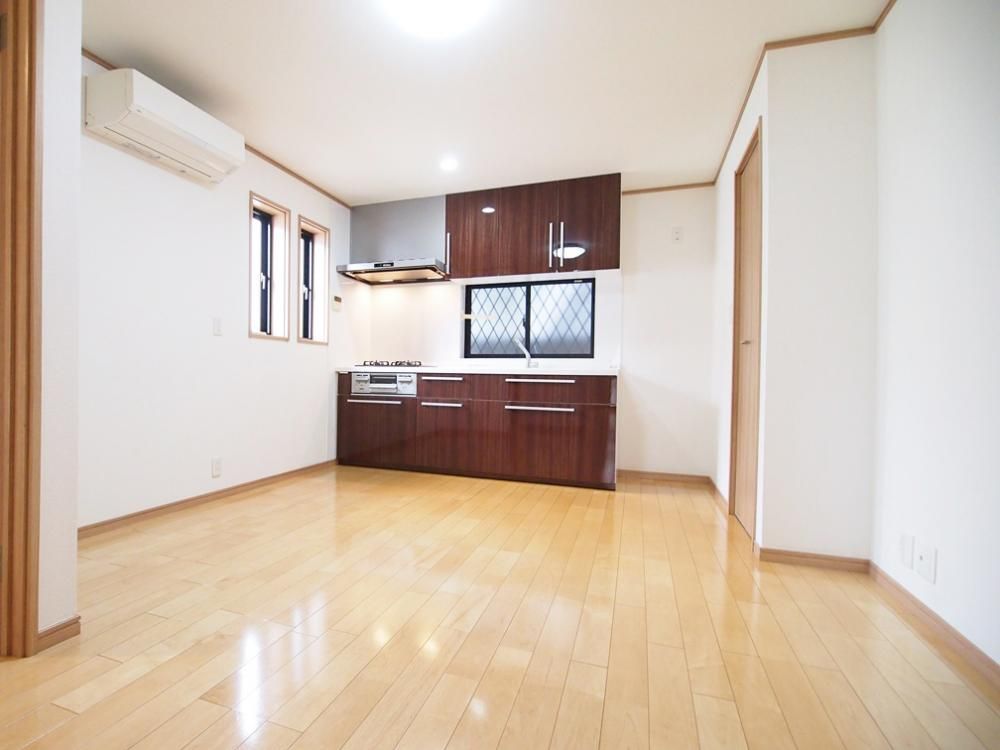 �y���ԁE���r���O�z�@LDK�@10��