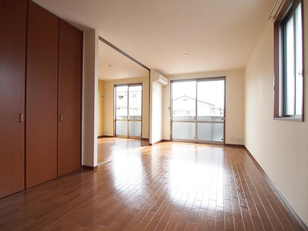 �y���ԁE���r���O�z�@12.2���̍L�X�Ƃ������r���O