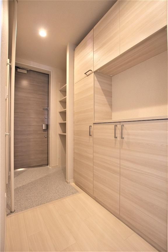 �y���ցz�@��^�̃V���[�Y�{�b�N�X
�S�g�~���[