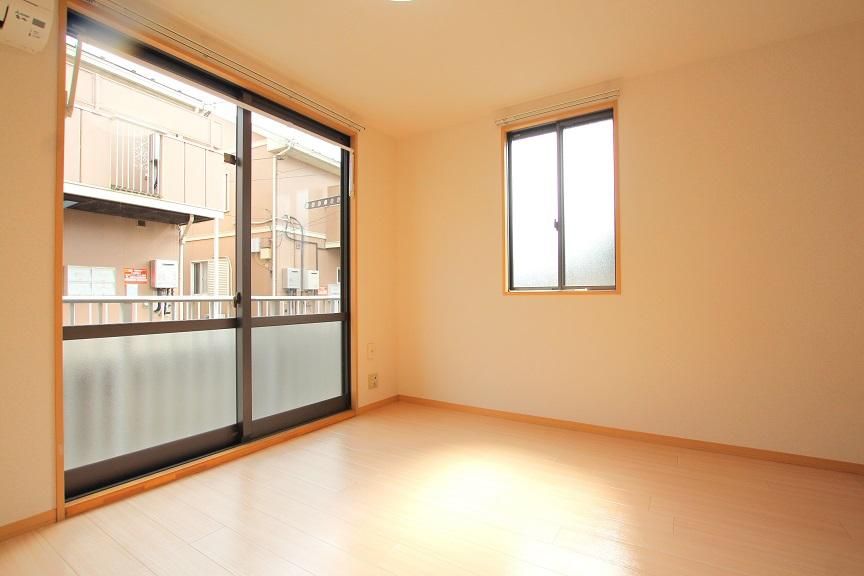 �y���ԁE���r���O�z�@�p�����ׂ̈Q�ʍ̌�
