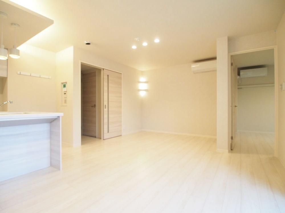 �y���ԁE���r���O�z�@�S���G�A�R���t��