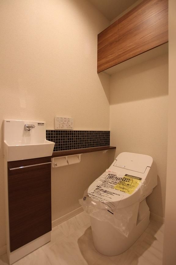 �y�g�C���z�@�^���N���X�^�C�v
��􂢐���t���̃g�C���ł���