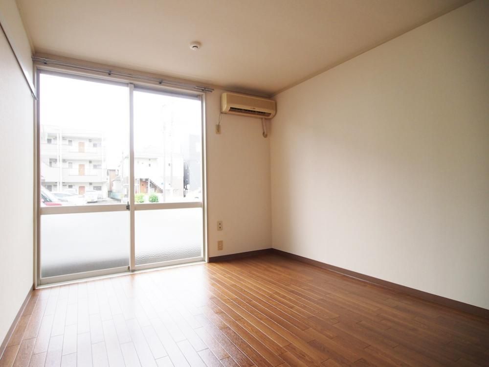 �y���ԁE���r���O�z�@�G�A�R���P��t��