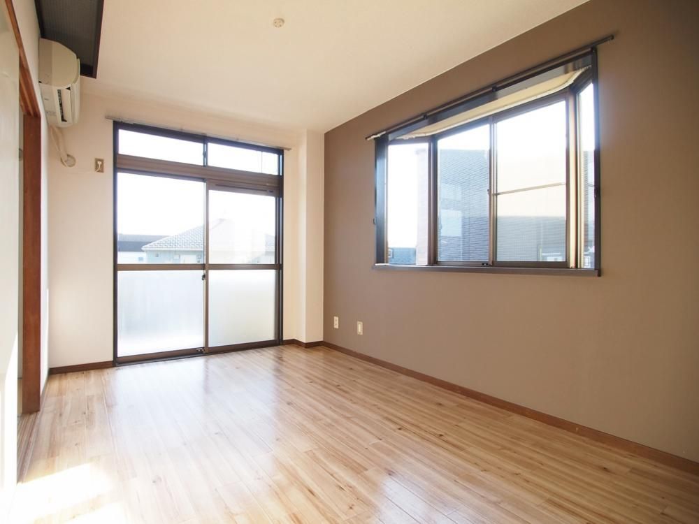 �y�����E���r���O�z�@�o������̎��R���̓��閾���邢�������ł�