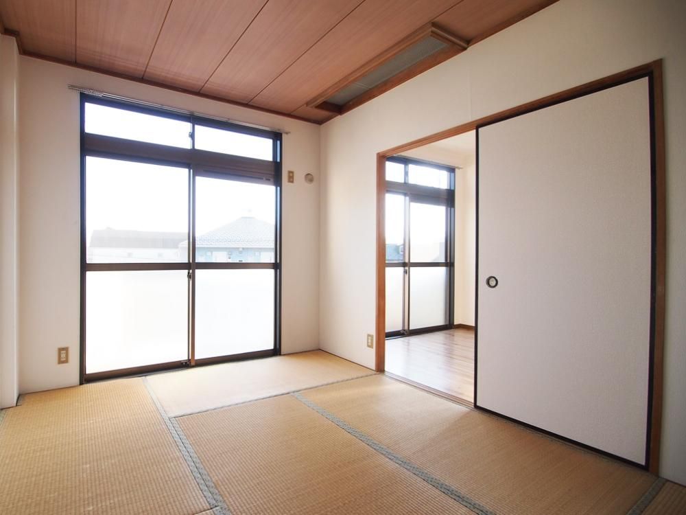 �y�����E���r���O�z�@6���a��
��͓����O�ɐV�����\�ւ��������܂�