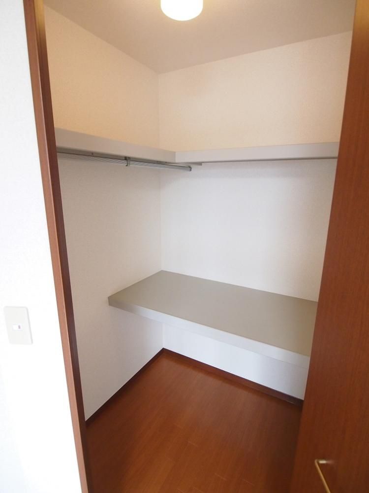 �y���[�z�@�E�H�[�N�C���N���[�[�b�g�Ŏ��[�ʂ��[��